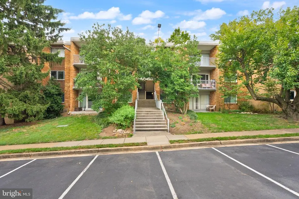 2909 Charing Cross Rd #12, FALLS CHURCH
