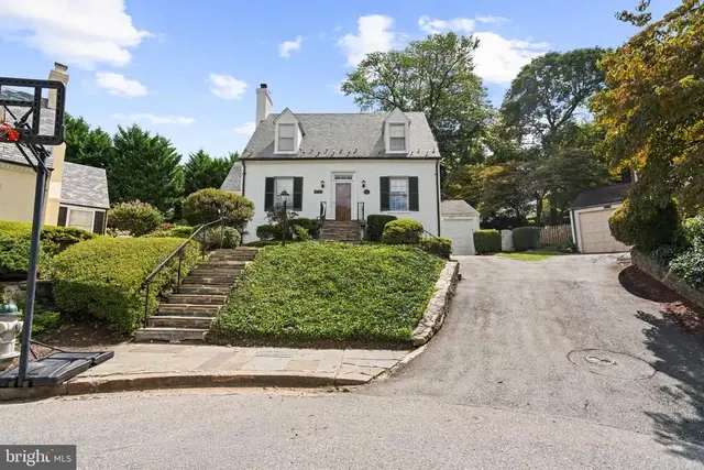 4909 Jamestown Ct, Bethesda