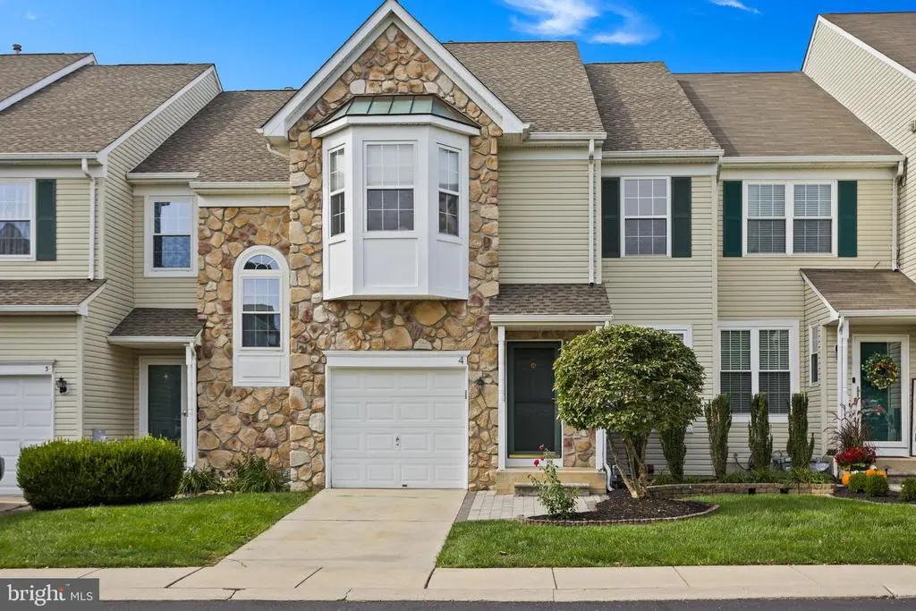 4 Barclay Ct, BORDENTOWN