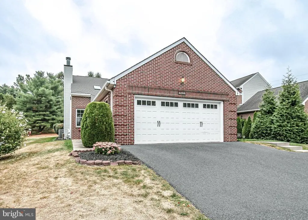 4186 Nantucket Dr, Mechanicsburg
