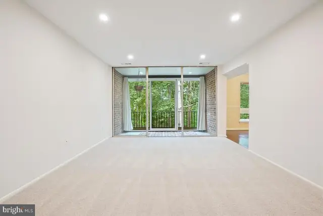 8409-unit 102 Greenbelt Rd #8409-102, Greenbelt