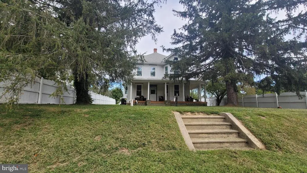 13500 1st St, Queen Anne