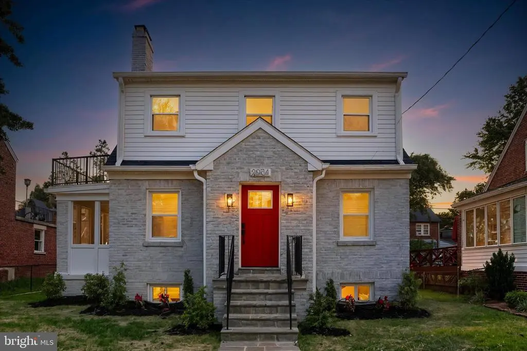 2054 34th St Se, WASHINGTON