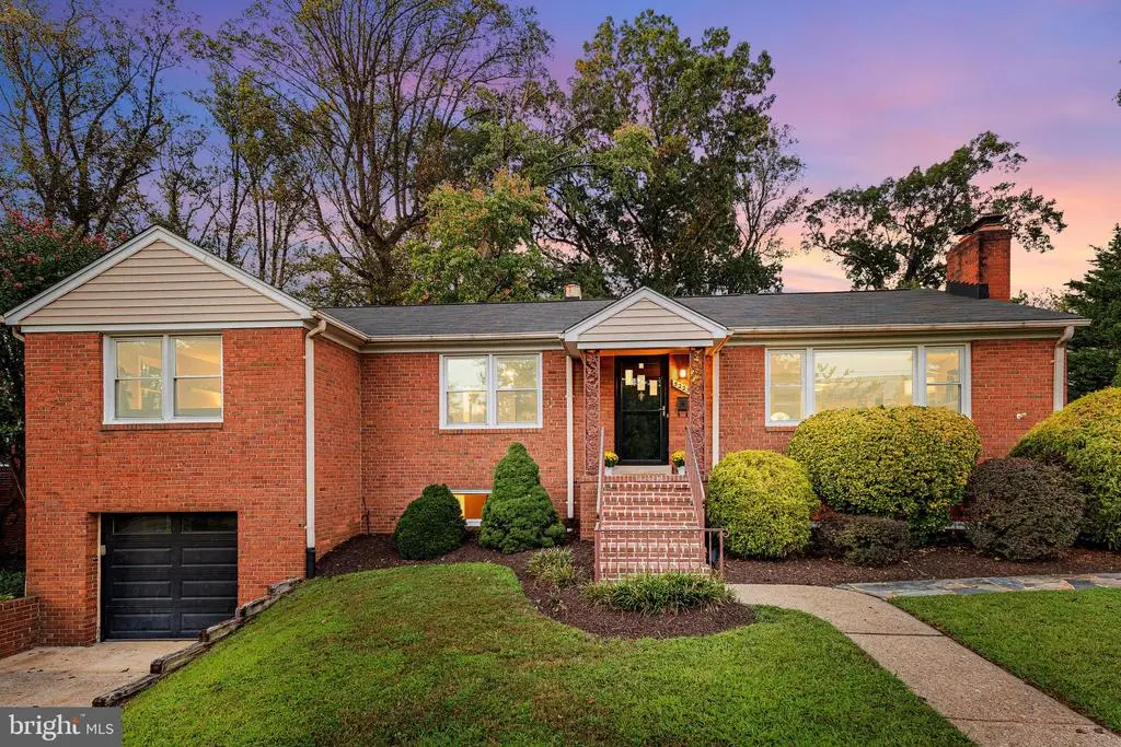 5223 Yorktown Blvd, ARLINGTON