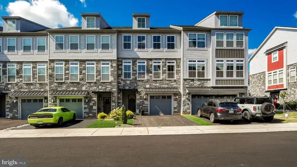 58 Independence Ct, PERKASIE