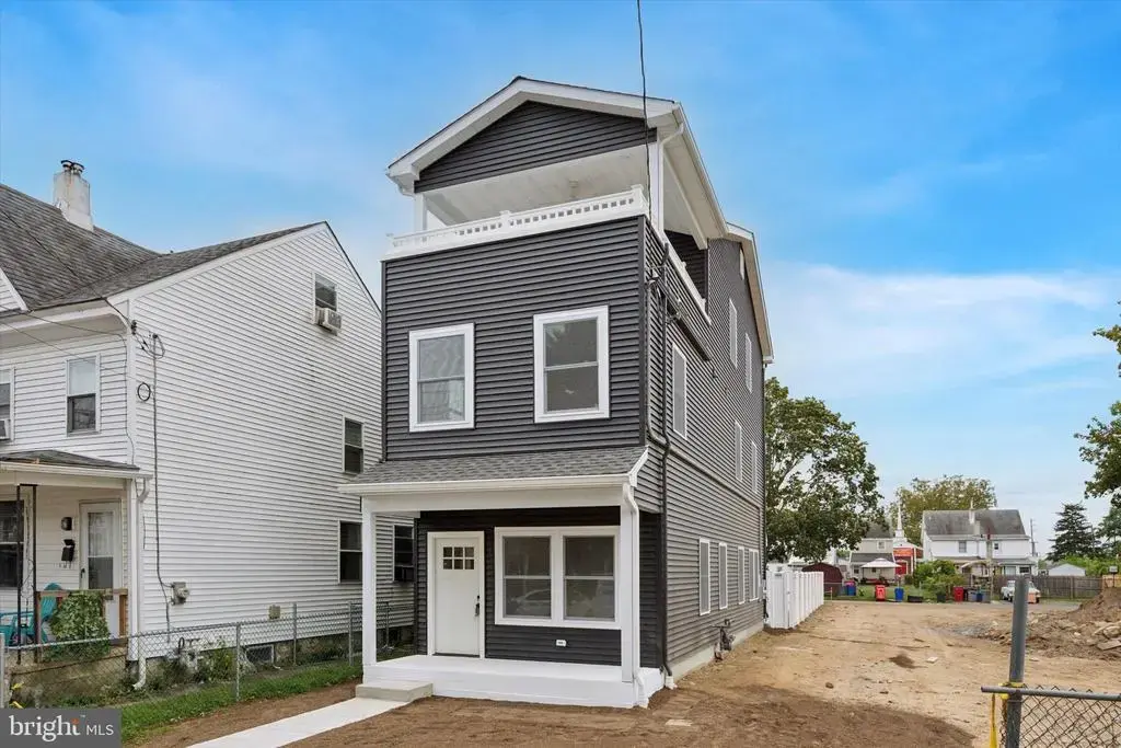 646 Spruce St, BRISTOL