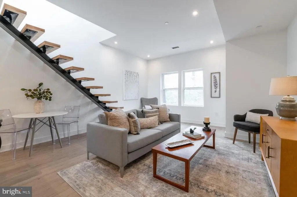 4017 Davis Pl Nw #8, WASHINGTON