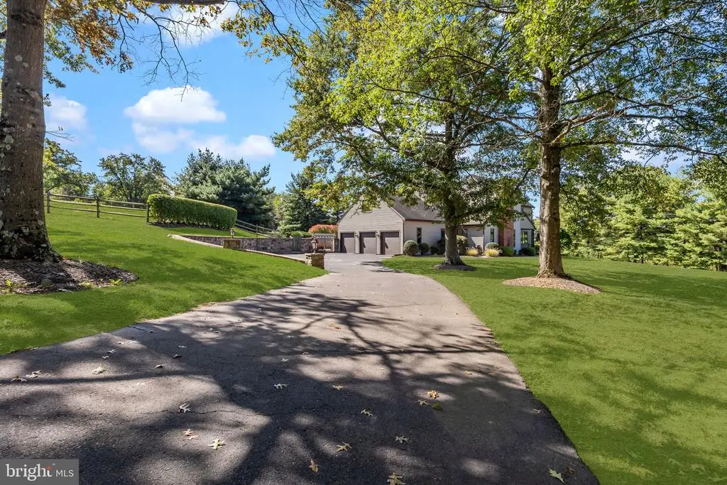 1101 Deerfield Ln, DOYLESTOWN