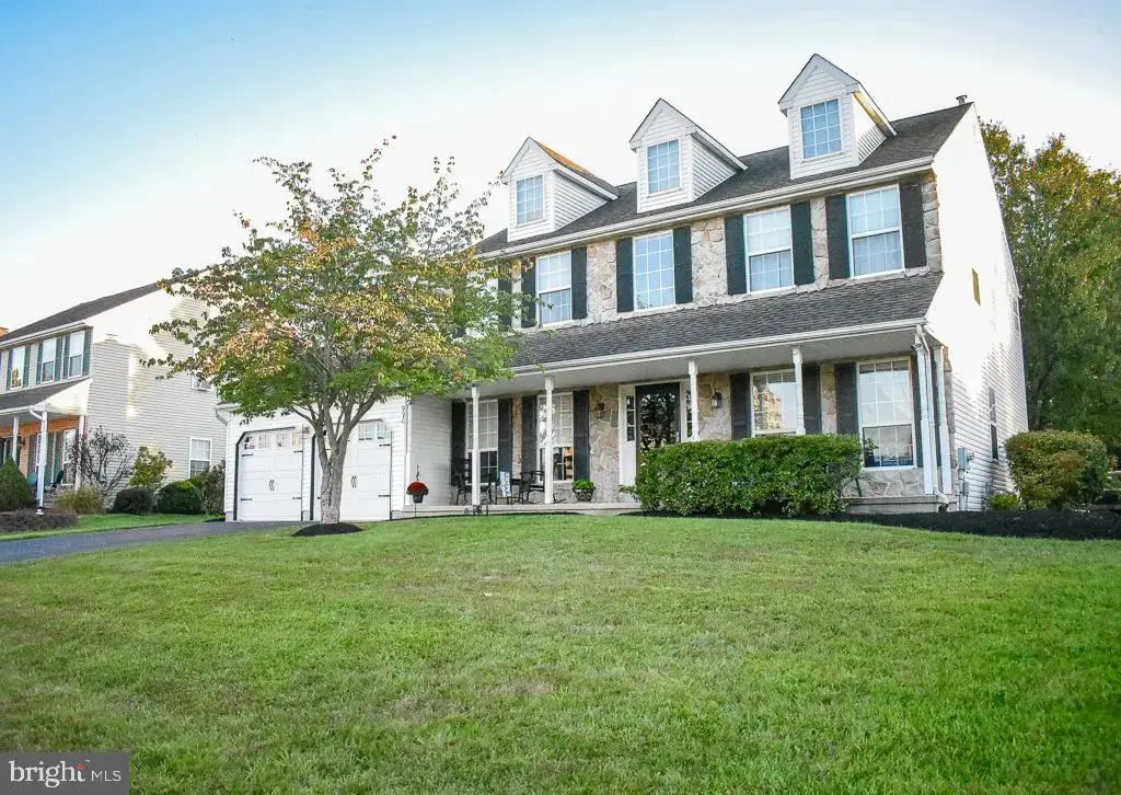 990 Meadow Glen Rd, WARMINSTER