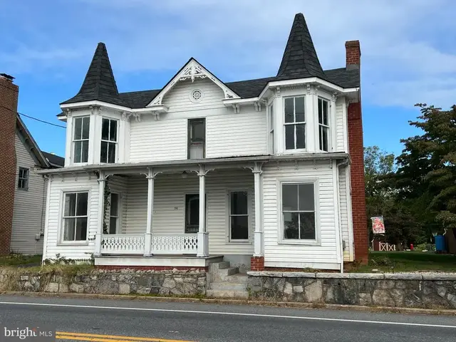 255 S Main St, Mount Crawford