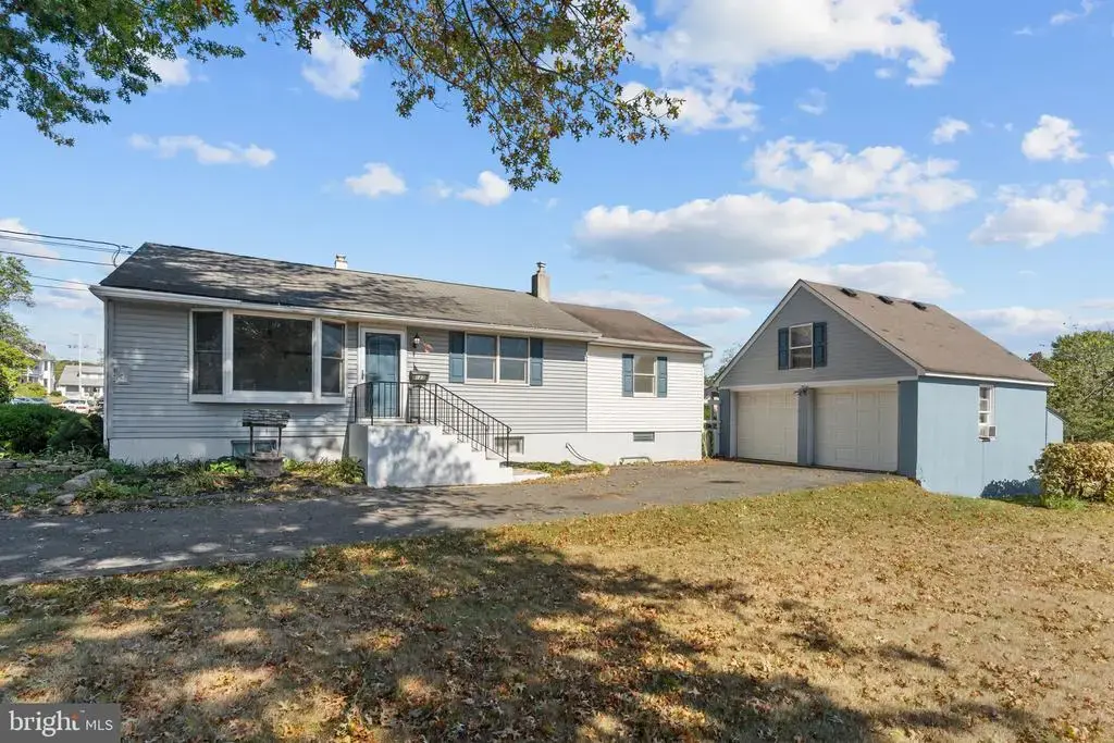 123 N 9th St, PERKASIE