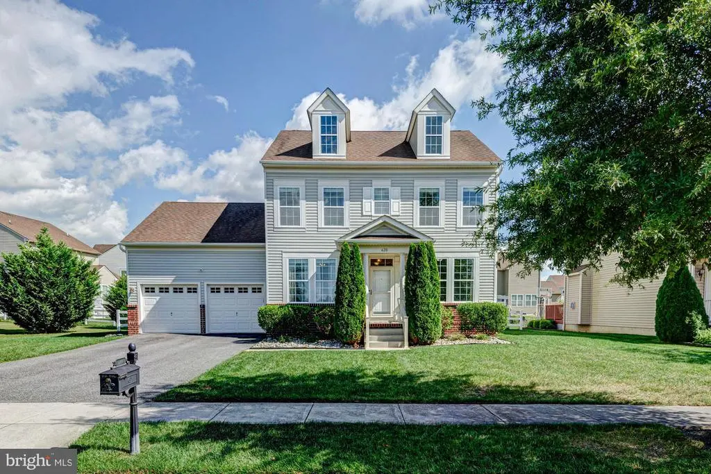 420 Cicero Xing, Middletown