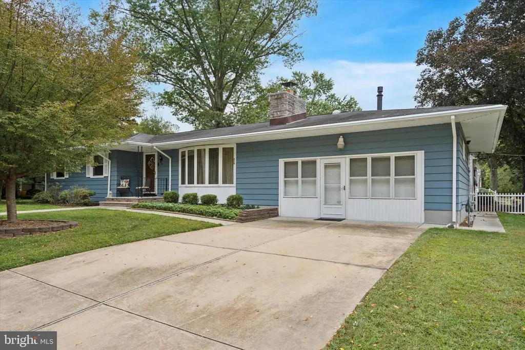 111 Amherst Ave, Hamilton