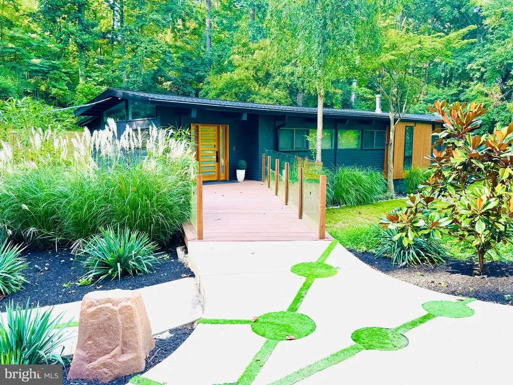 126 Bryn Mawr Ave, NEWTOWN SQUARE