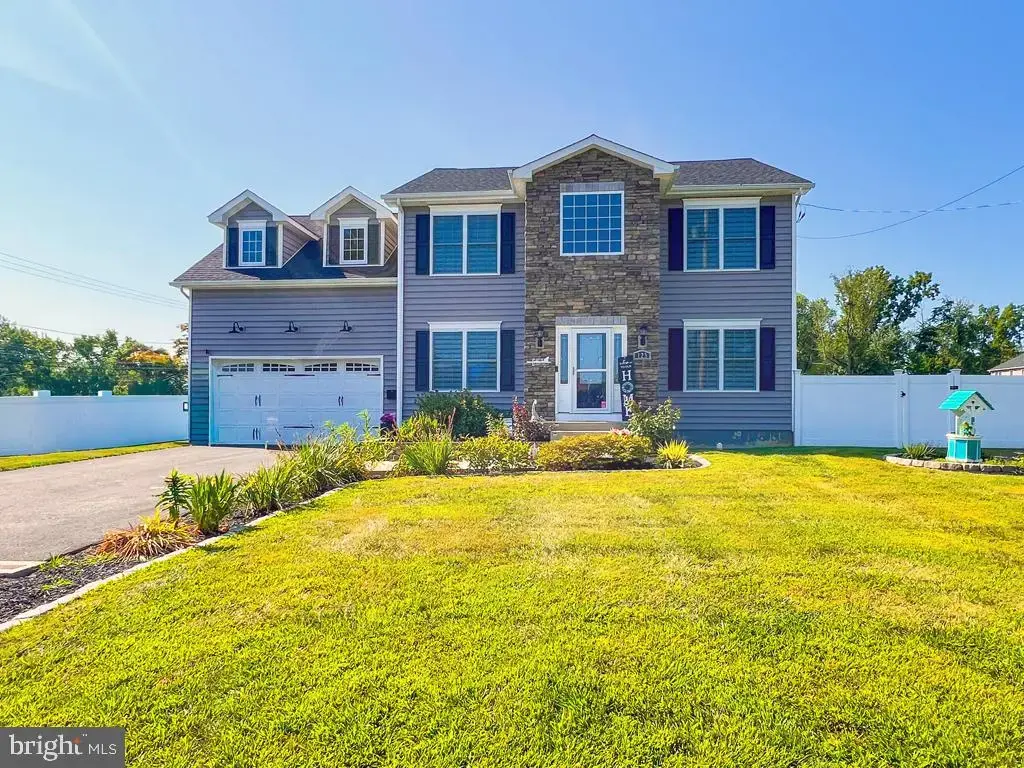 125 Nursery Ave, LEVITTOWN