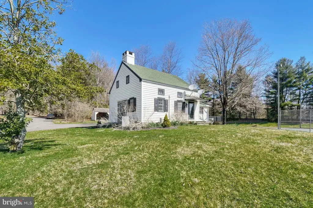 3220 Windy Bush Rd #cottage, NEW HOPE