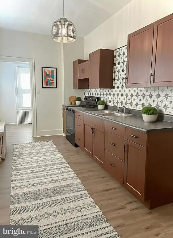 424 Locust St, READING