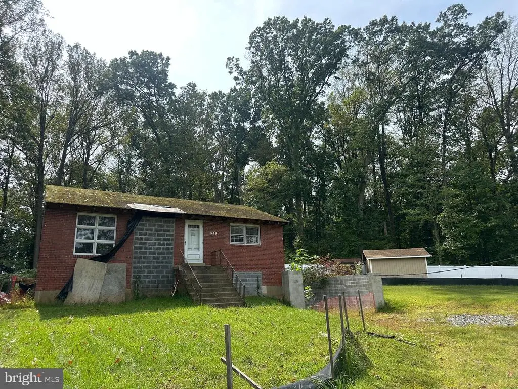 6649 Kerns Rd, FALLS CHURCH