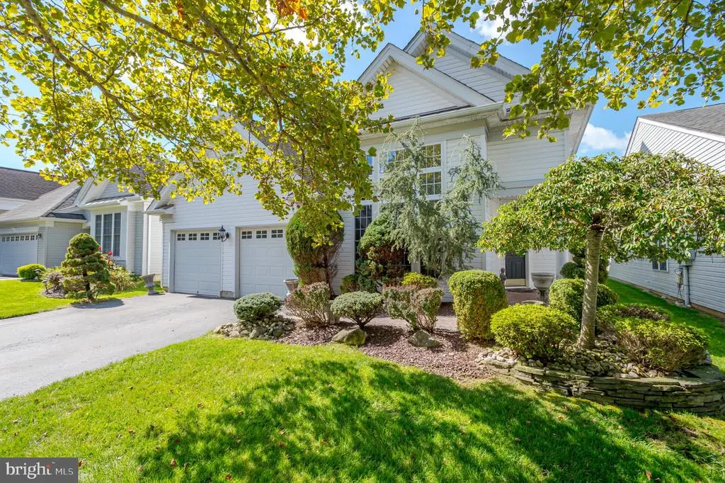 125 Einstein Way, CRANBURY