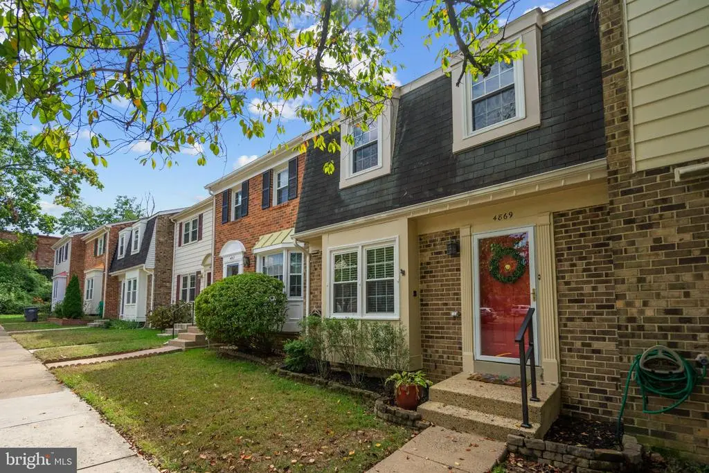 4869 Nash Dr, FAIRFAX