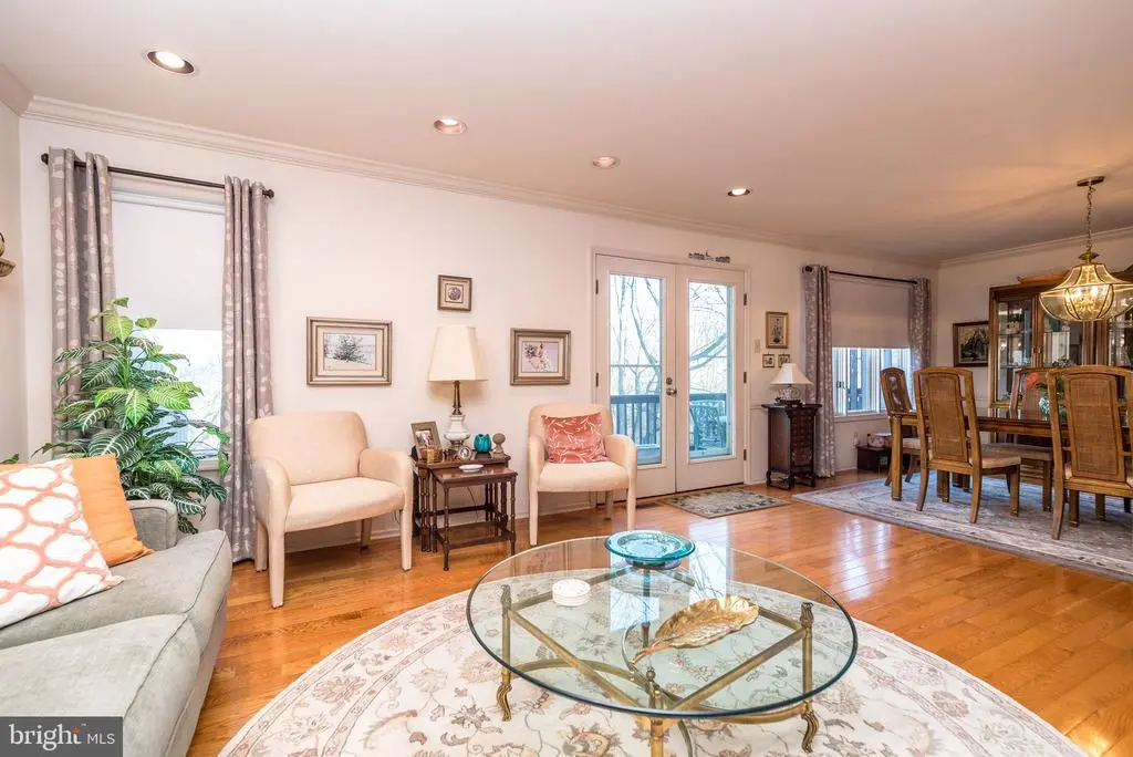 68 Amity Dr, CHESTERBROOK