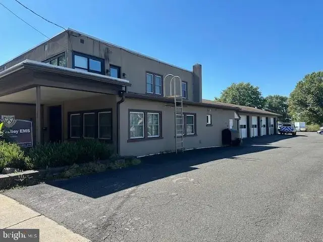 223 W Reliance Rd, Telford