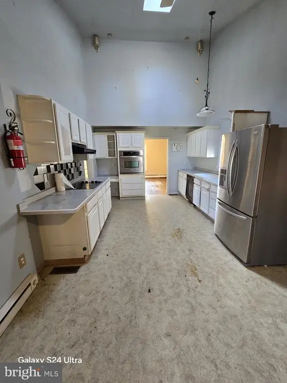 224 W Main St W, MILLVILLE