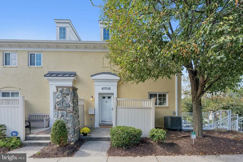 4175 S Four Mile Run Dr #b, ARLINGTON