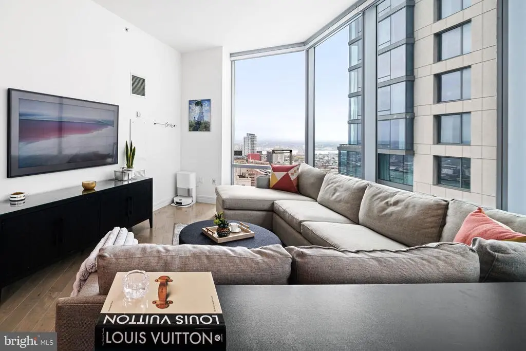 1414 S Penn Sq #43a, Philadelphia