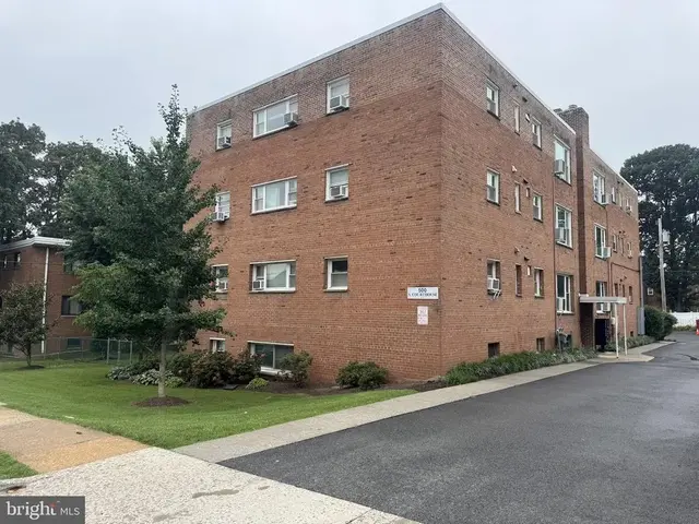 500 S Courthouse Rd #6, Arlington