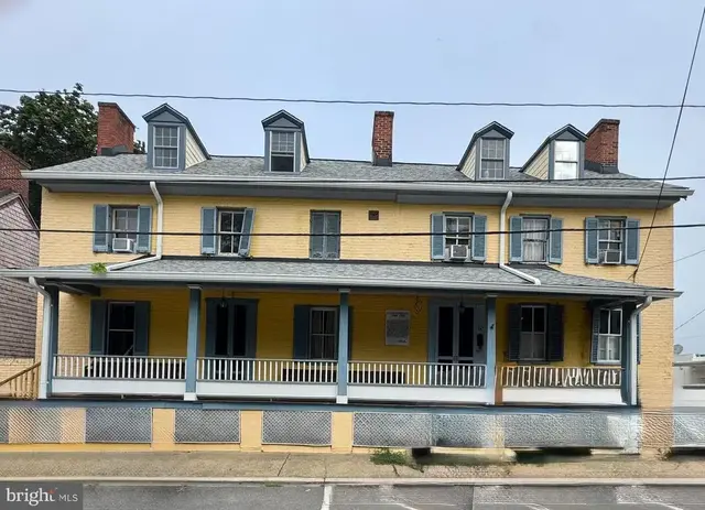 112 S Commerce St, Centreville