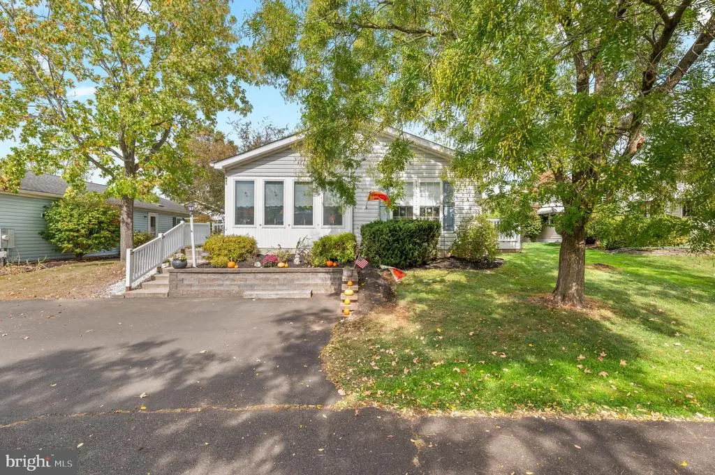 495 Goldenrod Crossing W, BUCKINGHAM