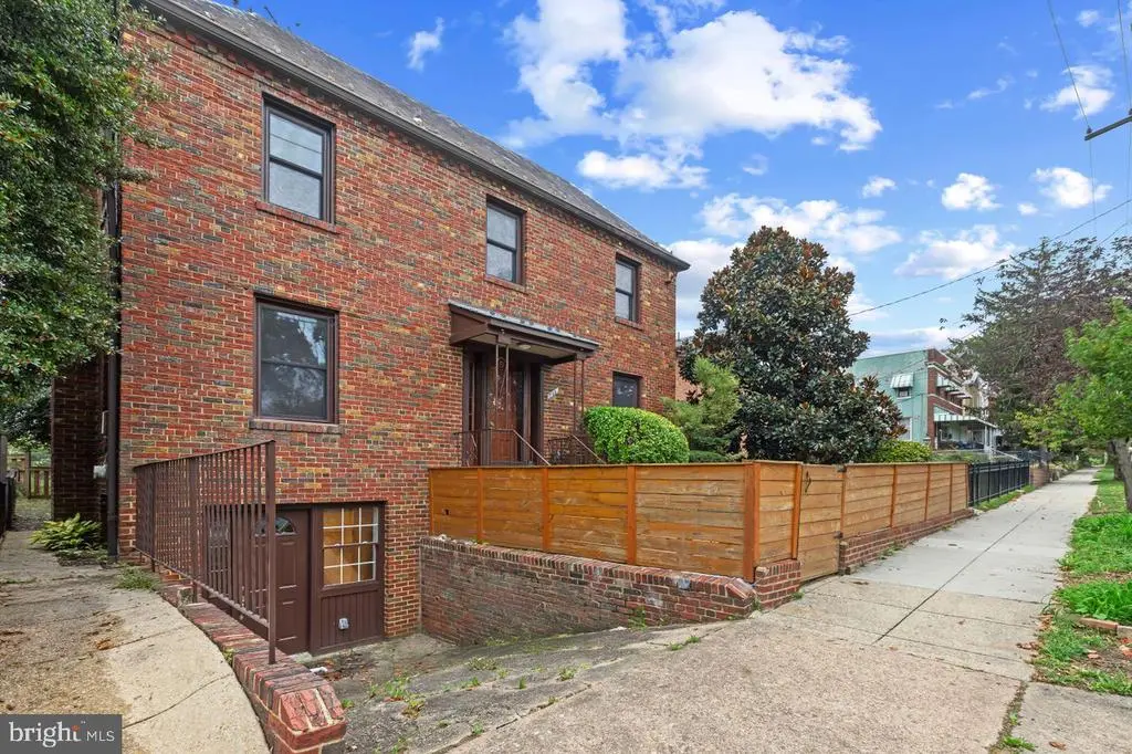 708 Underwood St Nw, Washington