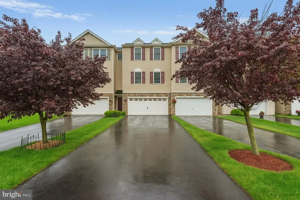 223 Saddlebrook Dr, BENSALEM