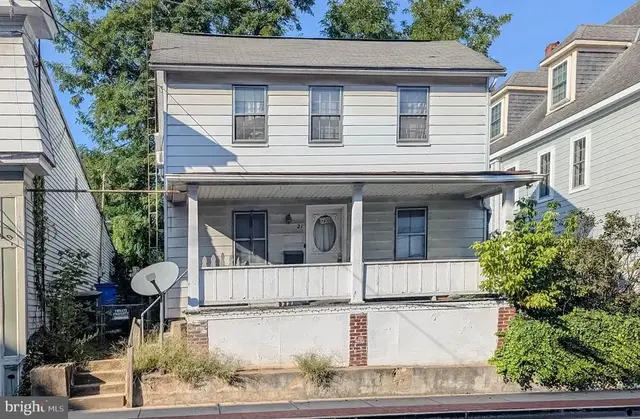 21 W Potomac St, Brunswick