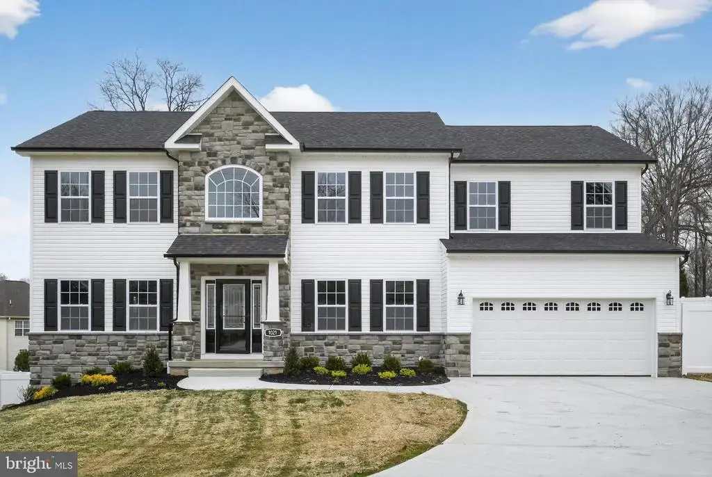 1021 W Maple Ave, LANGHORNE