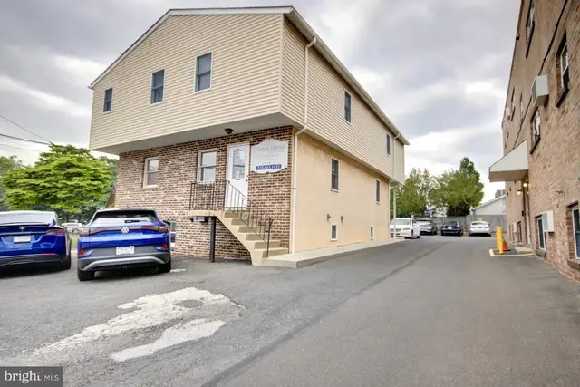 10 Shady Ln, Jenkintown
