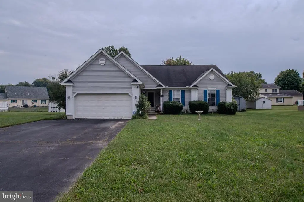 202 W Darby Cir, DOVER