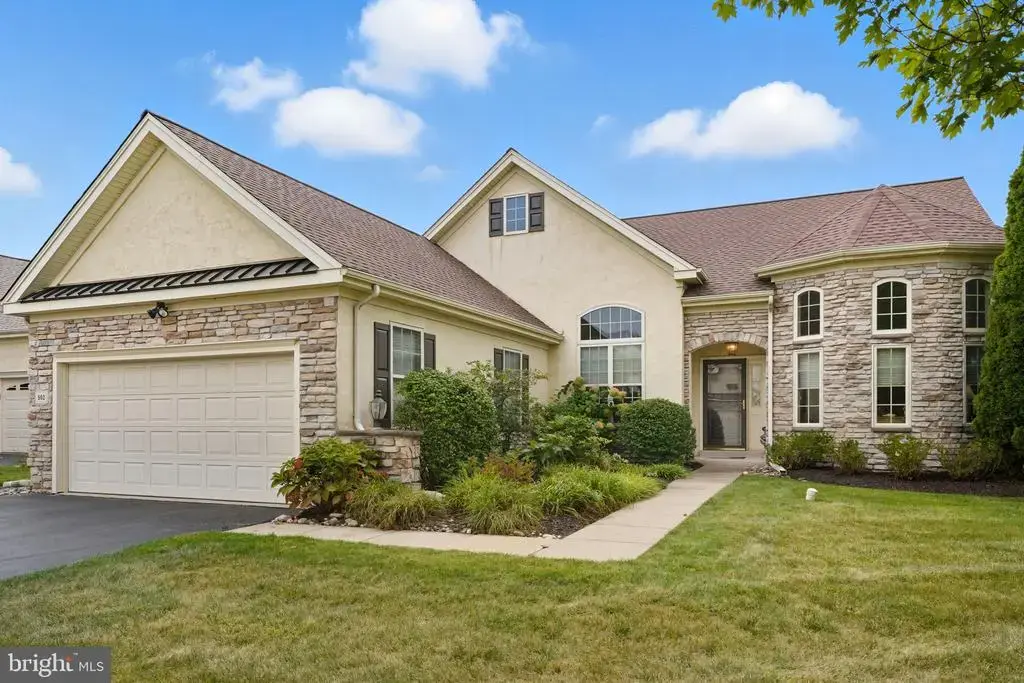 902 Hamilton Way, WARWICK