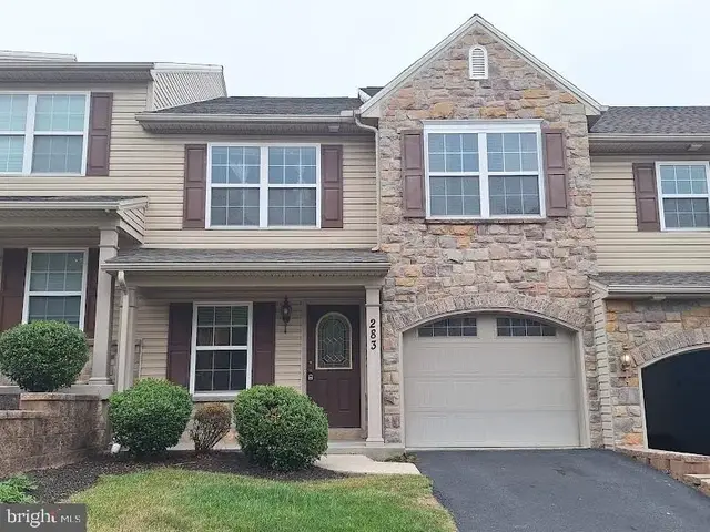 283 Fieldstone Ct #97, New Cumberland