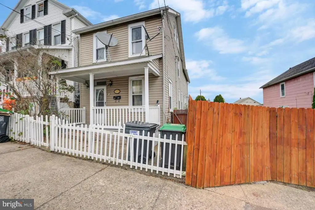 635 Vine St, FREELAND