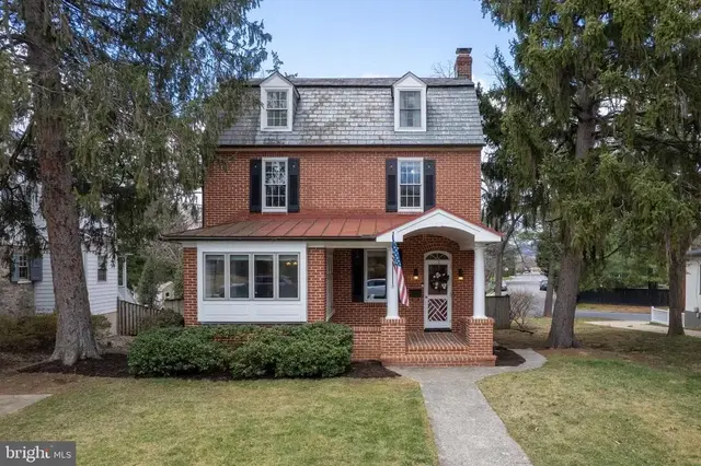 317 W College Ter, Frederick