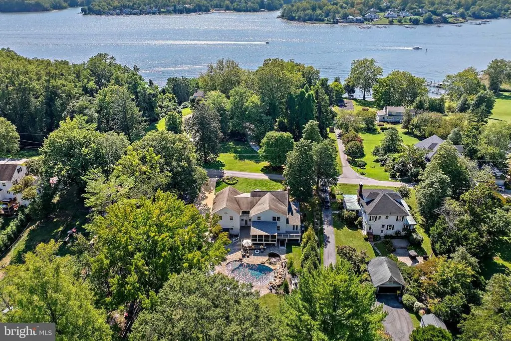 413 Joyce Ln W, Arnold