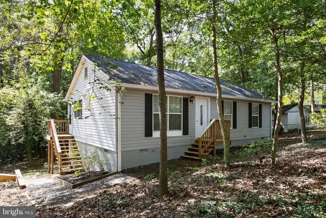 8449 Pine Blvd, Lusby