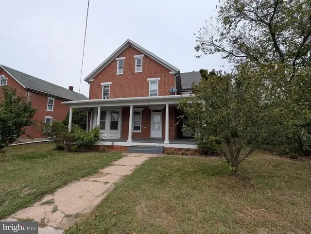 102 E York St, Biglerville