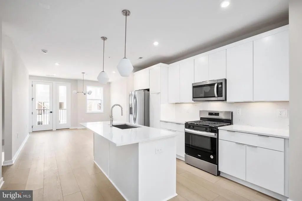 14351 Glen Manor Dr, CHANTILLY