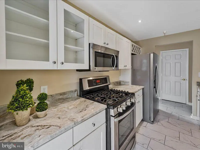 6522 Lake Park Dr #105, Greenbelt