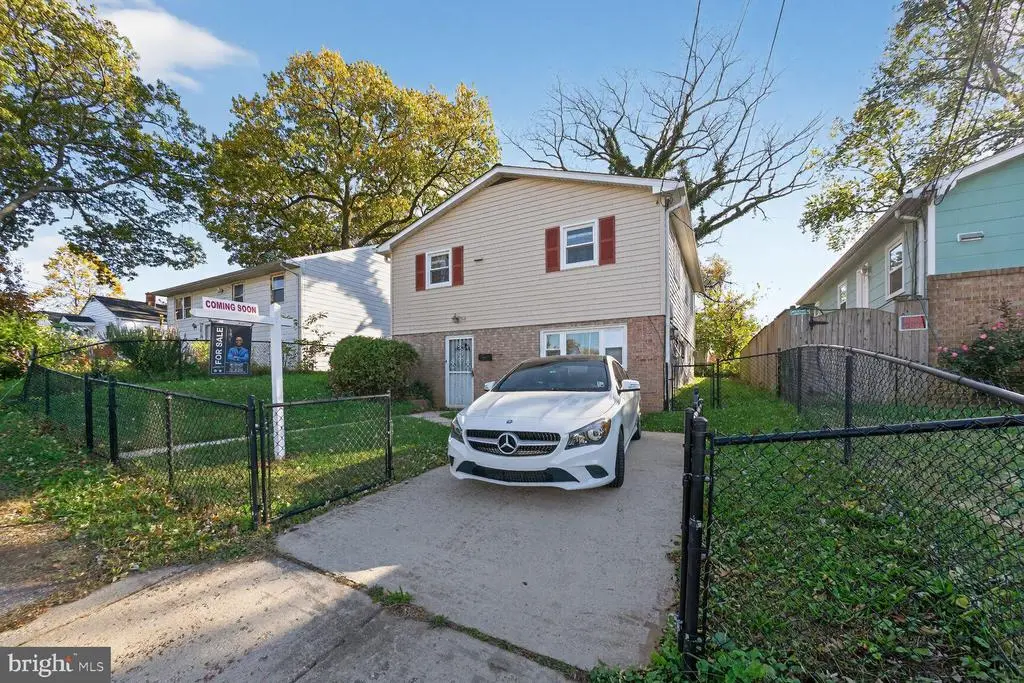 6117 Osborn Rd, Landover