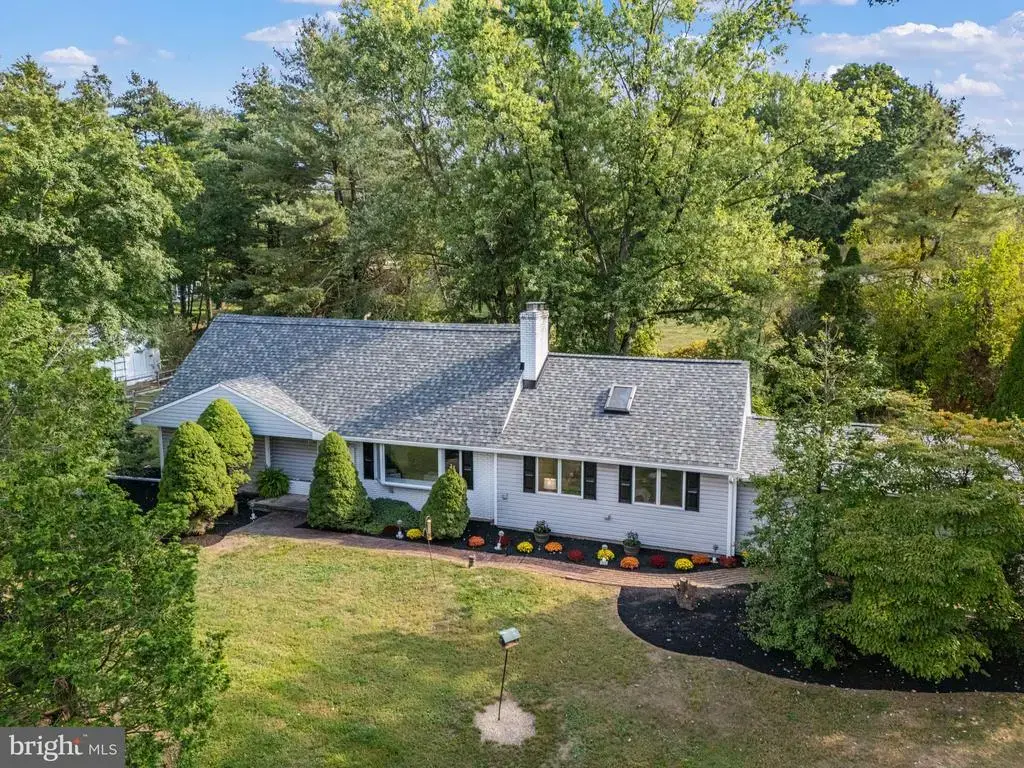 132 W Branch Rd, SELLERSVILLE