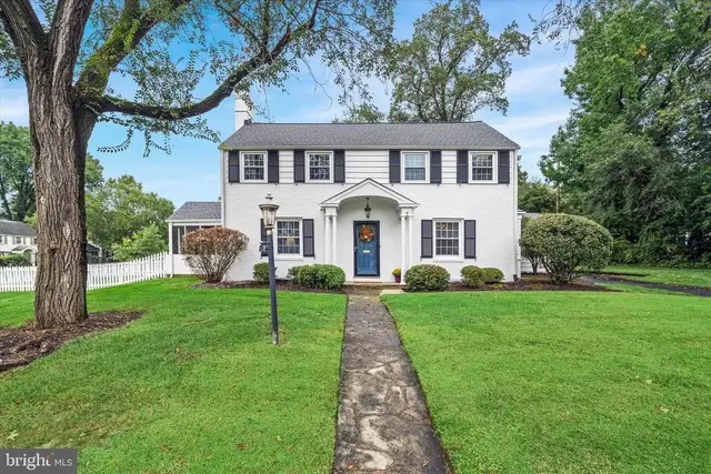 9 Vining Ln, Wilmington
